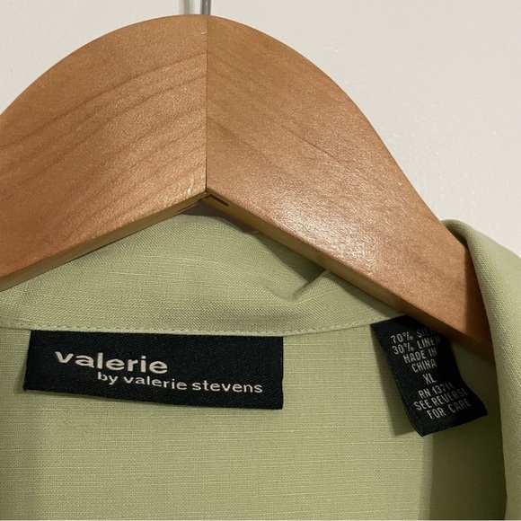 💫 Silk Linen Long Line Button Down Shirt - Picture 5 of 7